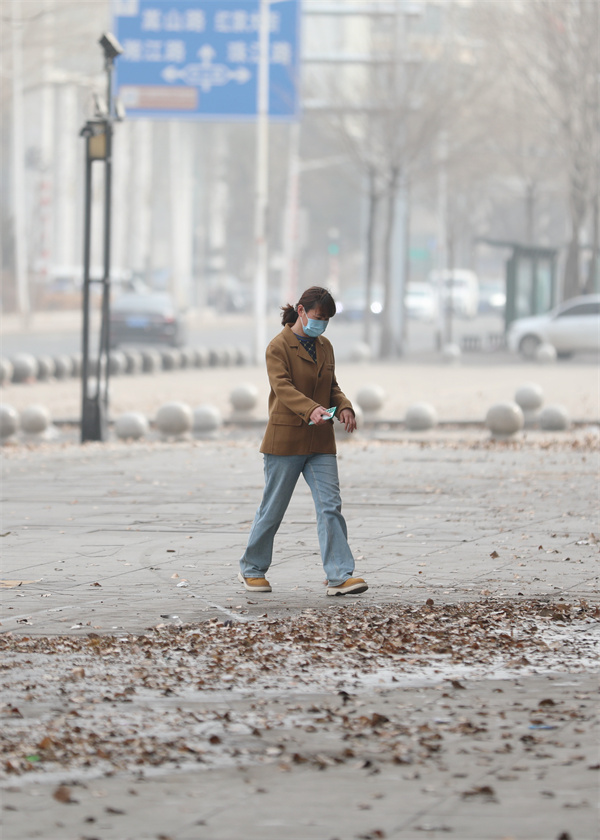 哈尔滨在大风天开启新一周